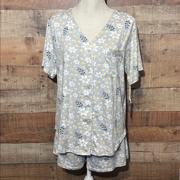 New! ED Ellen Degeneres Short Sleeve Notch Pajamas Gray Floral size Medium Soft - Picture 1 of 10